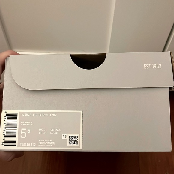 Nike Women’s White Air Force 1 ‘07 Size US 5.5 - Picture 6 of 7